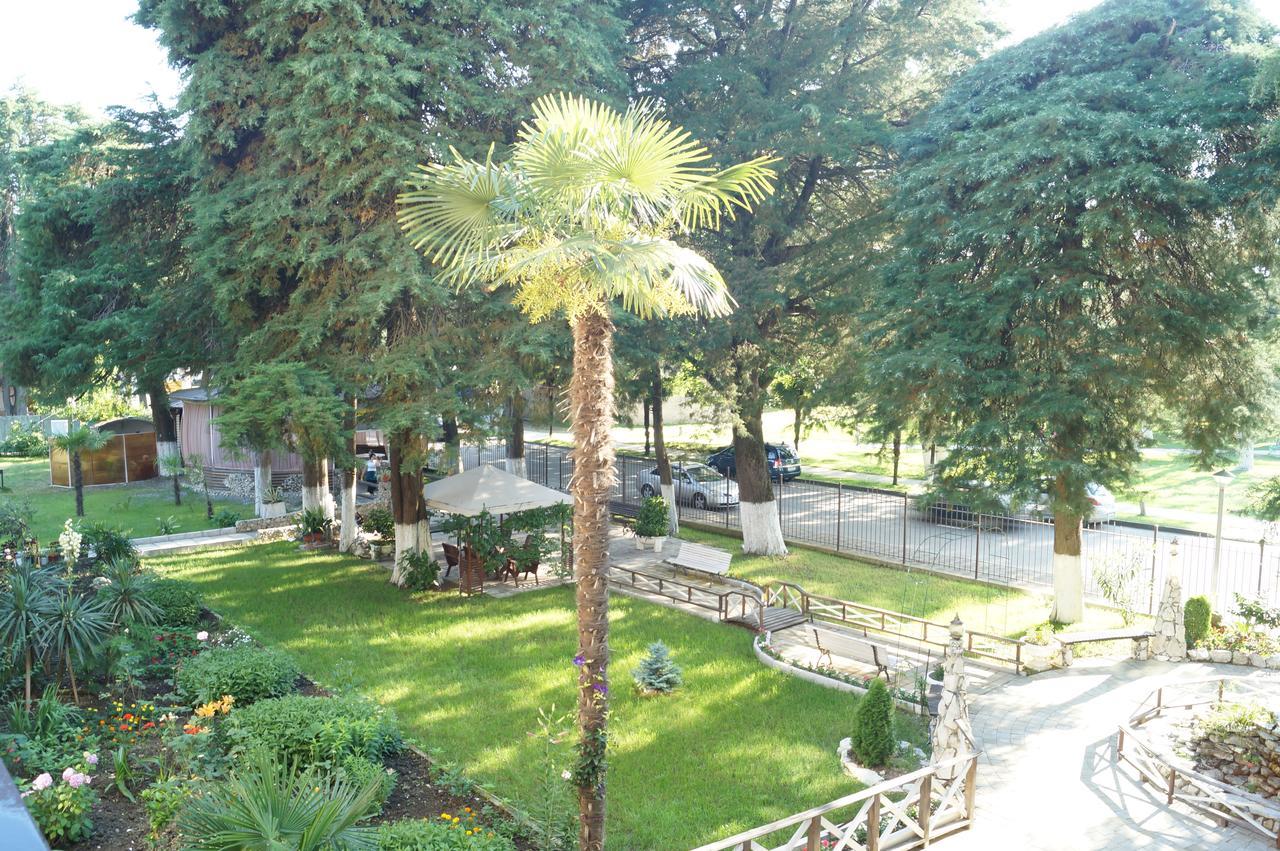 Pitsunda Hotel Exterior foto